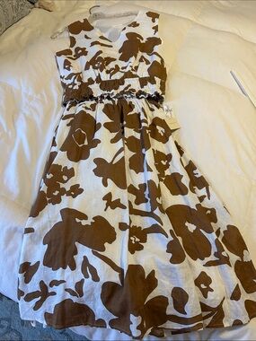 Magaschoni White and Brown Floral skirt-M